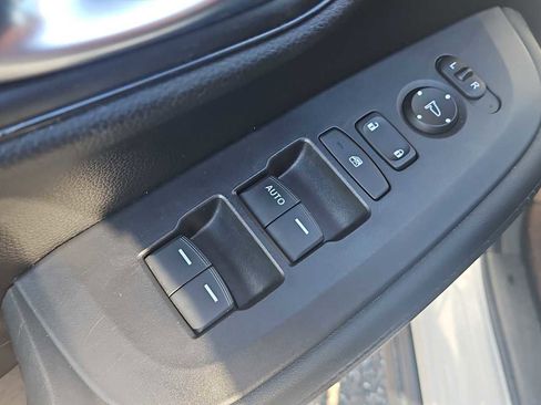 Certified 2023 Honda HR-V LX image 15