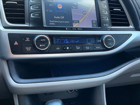 Used 2016 Toyota Highlander XLE image 15