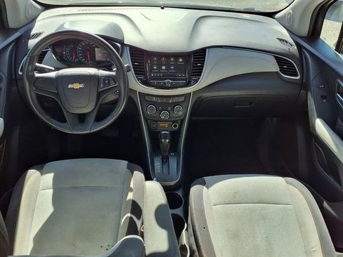 Used 2019 Chevrolet Trax LS FWD image 10
