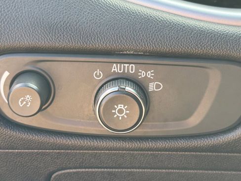 Used 2023 Chevrolet Malibu LT image 17