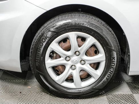 Used 2014 Hyundai Accent GS image 32