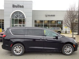 New 2026 Chrysler Pacifica Select video 1