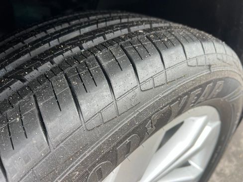 Certified 2023 Volkswagen Atlas SE FWD image 9