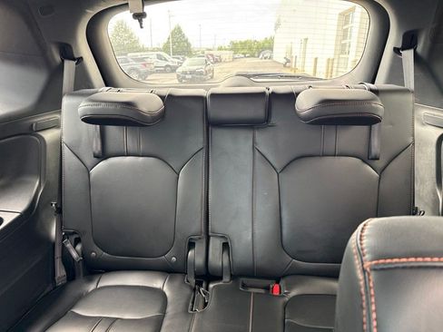 Used 2025 Honda Pilot TrailSport image 10