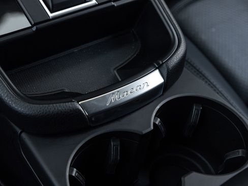 Certified 2023 Porsche Macan S AWD/4WD image 27