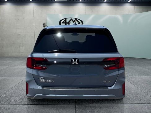 Used 2025 Honda Odyssey Elite image 4