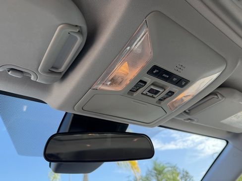 Used 2021 Toyota RAV4 XLE Premium image 18