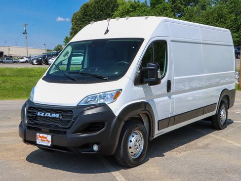 Used 2024 RAM ProMaster 2500 w/ Convenience Group FWD image 29