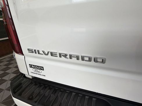 Used 2023 Chevrolet Silverado 1500 High Country AWD/4WD image 8