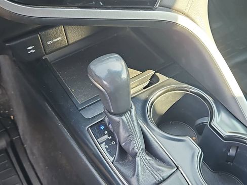 Used 2019 Toyota Camry SE image 30