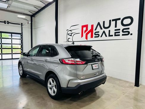 Used 2020 Ford Edge SE image 2