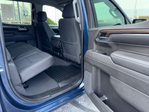 Used 2023 Chevrolet Silverado 1500 LT AWD/4WD image 27