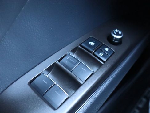 Used 2021 Toyota Camry XLE image 18