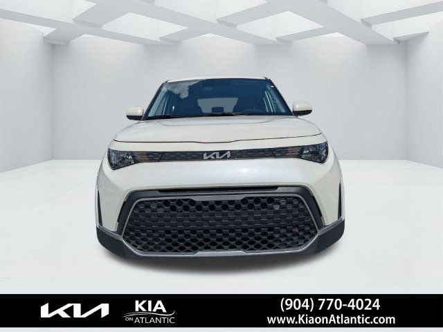 Used 2025 Kia Soul LX w/ LX Technology Package FWD image 8