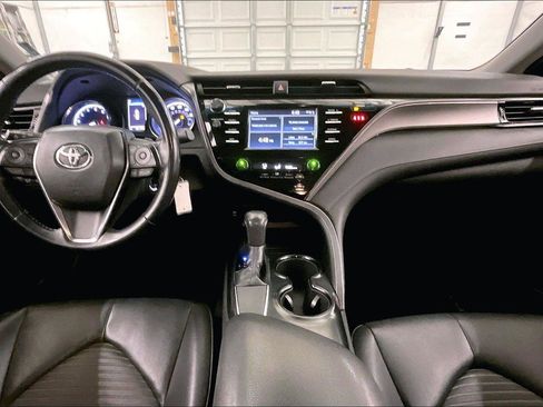 Used 2019 Toyota Camry SE image 15