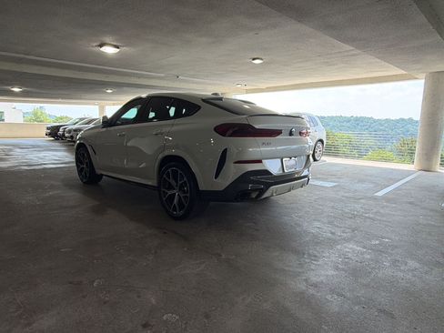 Used 2026 BMW X6 xDrive40i w/ Premium Package AWD/4WD image 2
