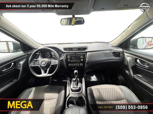 Used 2017 Nissan Rogue SV FWD image 25