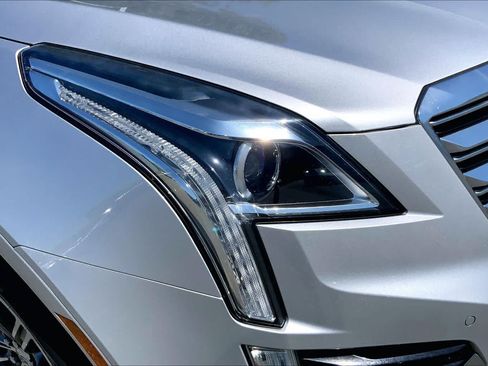 Used 2018 Cadillac XT5 Luxury FWD image 28
