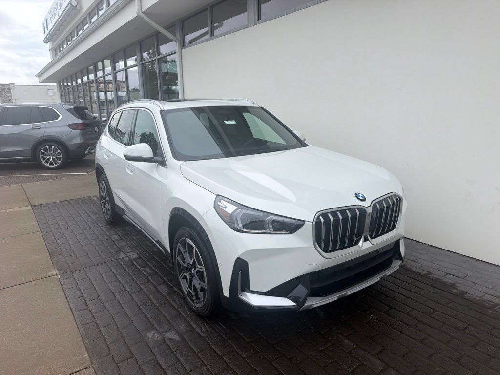New 2027 BMW X1 xDrive28i AWD/4WD image 1