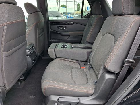 Certified 2023 Honda Pilot Sport image 10