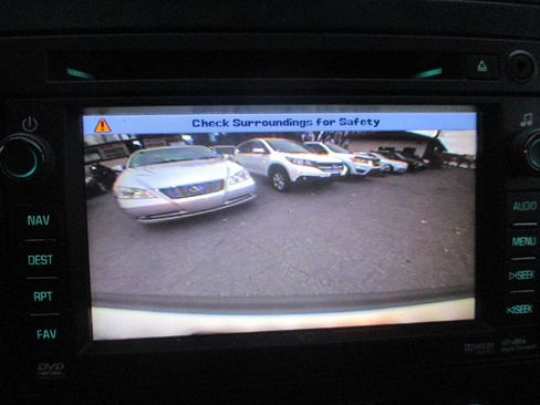 Used 2011 Chevrolet Suburban LTZ image 12