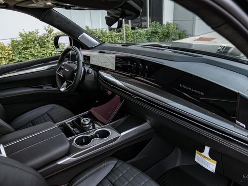 Used 2026 Cadillac Escalade V w/ LPO, Floor Liner Package image 44