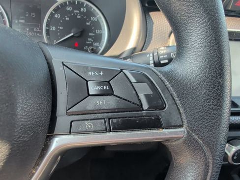 Used 2020 Nissan Kicks S FWD image 15