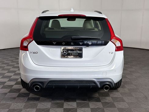 Used 2018 Volvo V60 T5 Dynamic w/ Vision Package FWD image 10