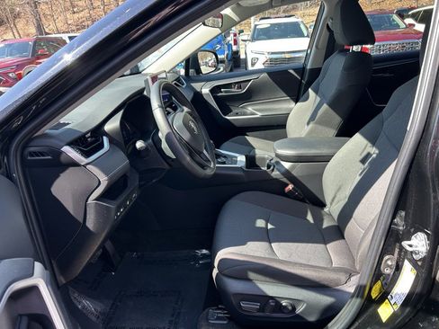 Used 2024 Toyota RAV4 XLE w/ Convenience Package image 19