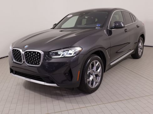 Used 2025 BMW X4 xDrive30i AWD/4WD image 4