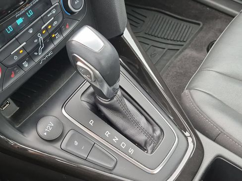 Used 2018 Ford Focus Titanium FWD image 34