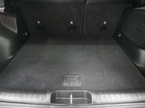 Used 2019 Jeep Cherokee Limited FWD image 25