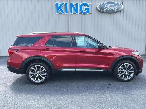 Certified 2025 Ford Explorer Platinum w/ Ultimate Package AWD/4WD image 1