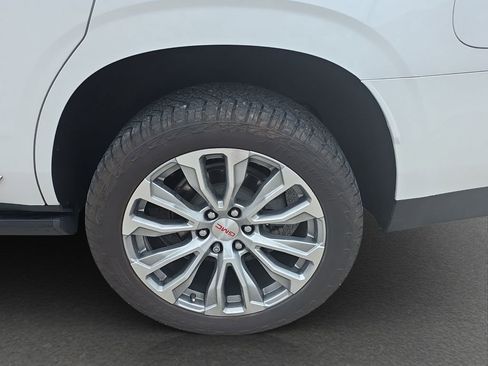 Used 2022 GMC Yukon Denali AWD/4WD image 5