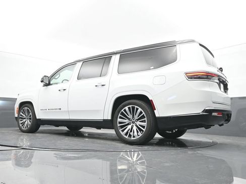 Used 2024 Jeep Grand Wagoneer L Series III AWD/4WD image 38