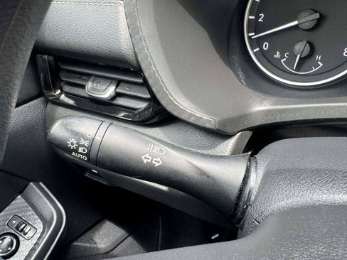 Used 2024 Nissan Sentra SV FWD image 23