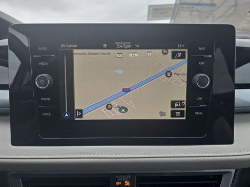 New 2025 Volkswagen Taos SEL image 10