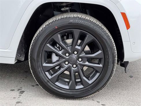 New 2026 Jeep Grand Cherokee Limited image 25