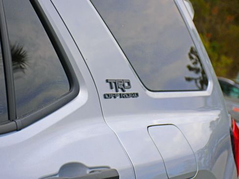 Certified 2025 Toyota 4Runner TRD Off-Road Premium image 23