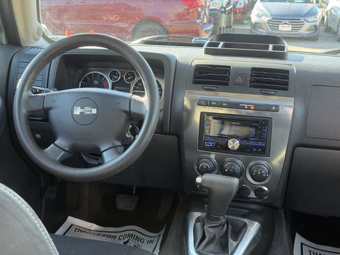 Used 2007 HUMMER H3 Base 4dr SUV 4WD w/ Chrome Appearance Package image 18