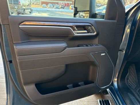 Used 2025 Chevrolet Silverado 2500 LTZ w/ LTZ Plus Package image 19