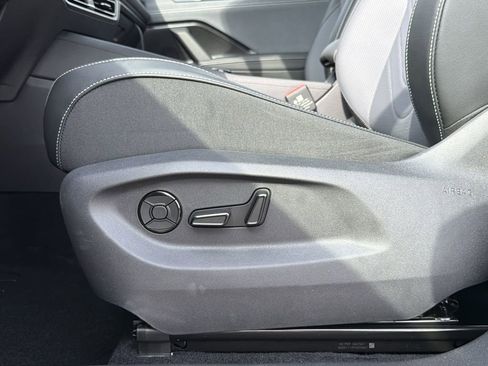 New 2026 Volkswagen Tiguan SE R-Line FWD image 22
