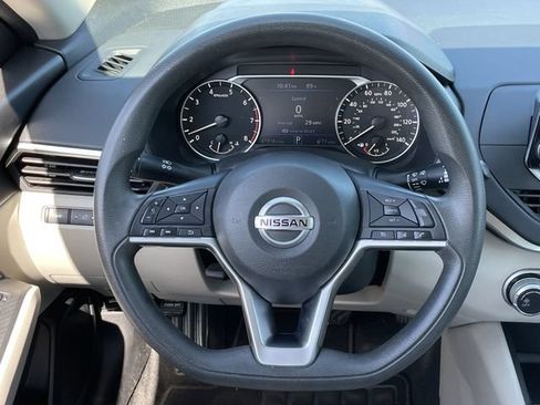 Used 2019 Nissan Altima 2.5 S FWD image 11