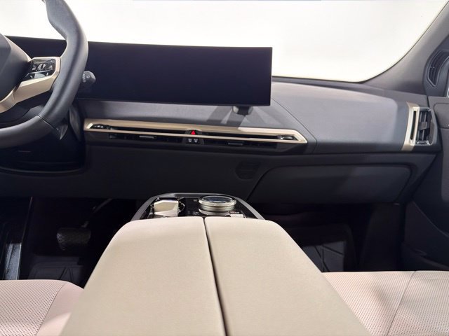 Certified 2024 BMW iX xDrive50 w/ Sport Package AWD/4WD image 33