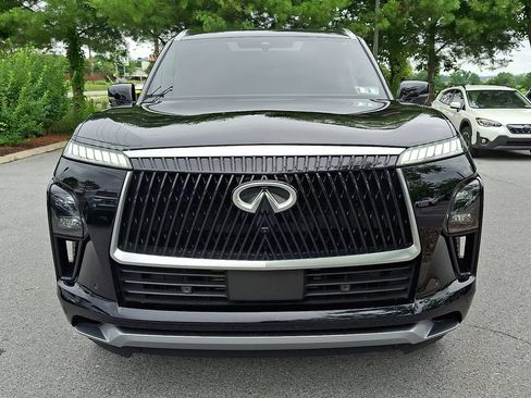 Used 2025 INFINITI QX80 Luxe AWD/4WD image 2