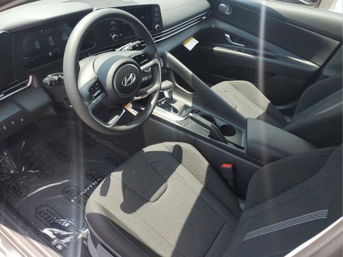 New 2026 Hyundai Elantra SE image 19