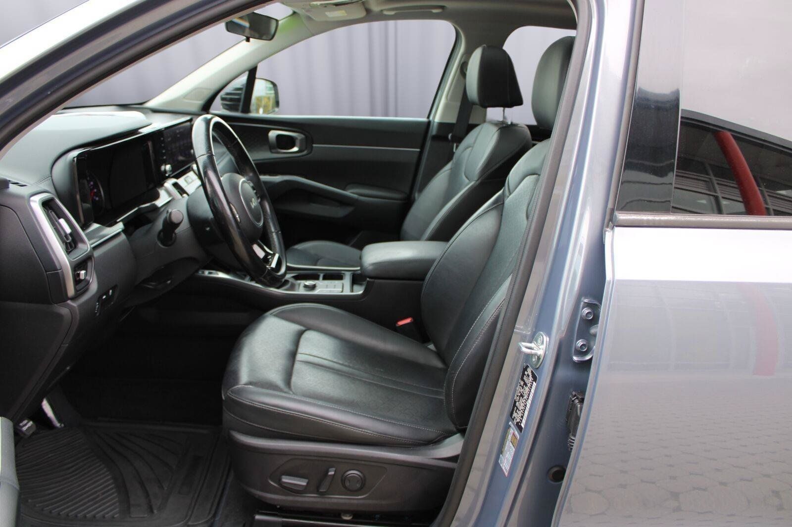 Used 2023 Kia Sorento S w/ Panoramic Sunroof Package FWD image 37