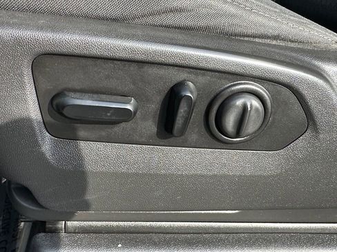 Used 2020 GMC Sierra 1500 SLE image 10