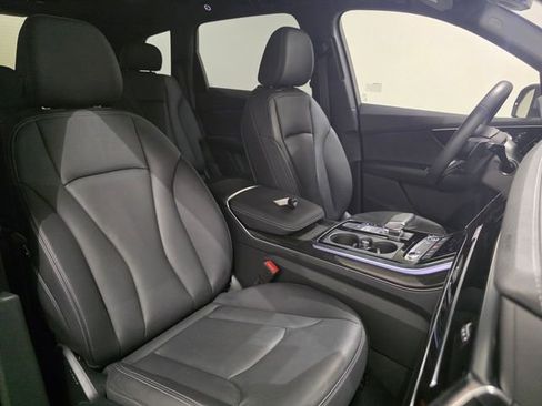 Used 2025 Audi Q7 2.0T Premium image 33
