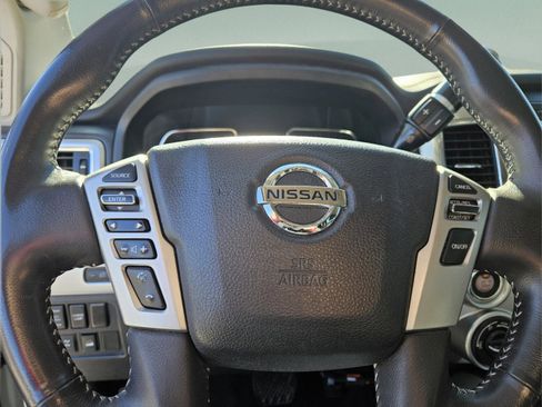 Used 2018 Nissan Titan PRO-4X image 22